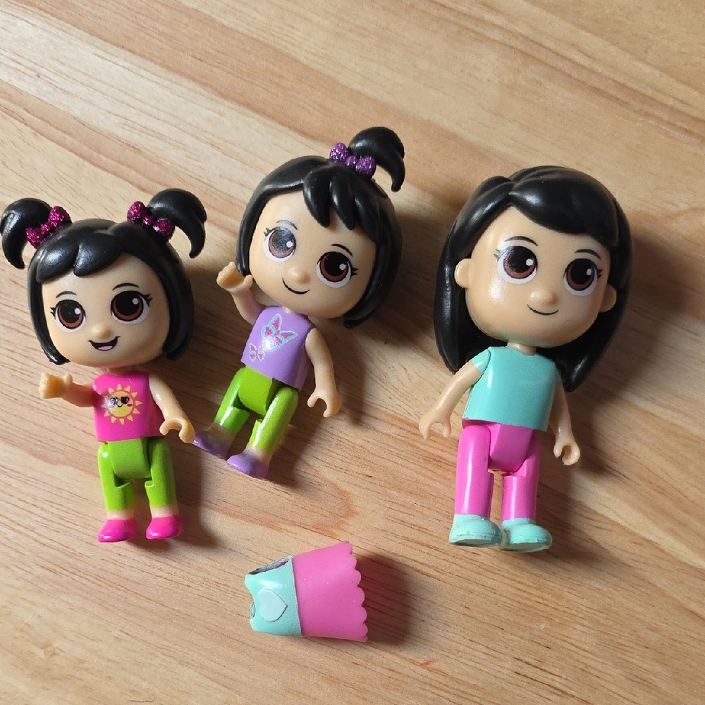 Ryans World Lot Of 3 Figures With 1 Dress